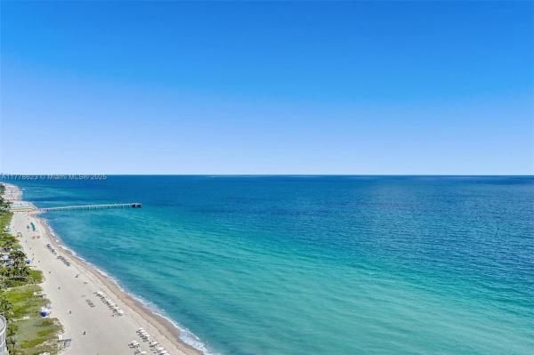 RITZ CARLTON RESIDENCES