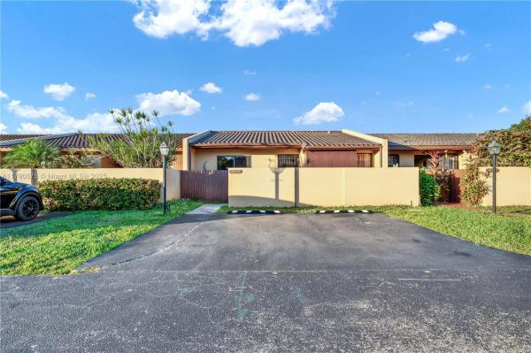 Kendale Lakes West Townho