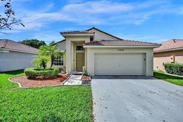 VILLAGES OF RENAISSANCE