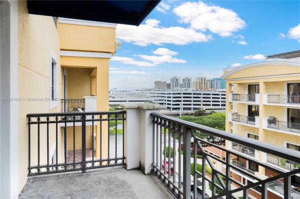 COLONNADE AT DADELAND SE