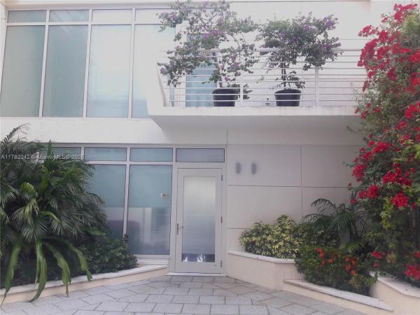 MIDBLOCK MIAMI CONDO