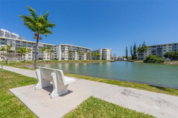 POINT EAST SEC II CONDO