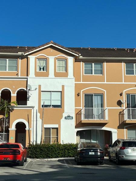 SHOMA HOMES AT COUNTRY CL