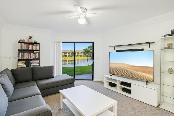 VILLAS DE VENEZIA CONDO