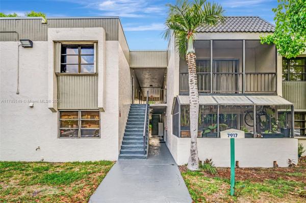 VENETIAN PALMS CONDO