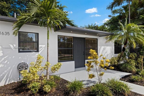 HOLLYWOOD HOMESITES REV P