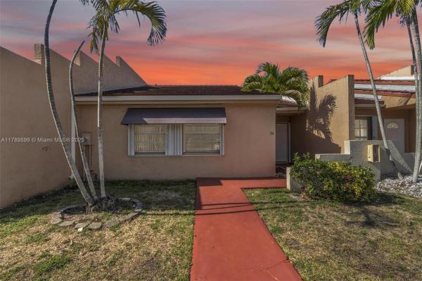 CHATEAUBLEAU AT HAMMOCKS