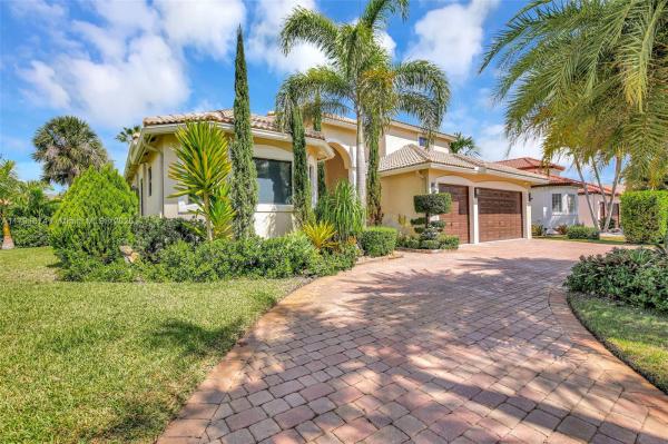 SUNSET LAKES PLAT ONE