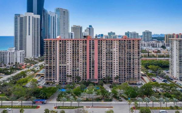 210 174TH ST #2017, SUNNY ISLES BEACH, FL 33160