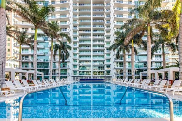 GROVENOR HOUSE CONDO