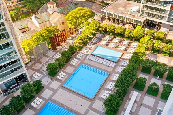 ICONBRICKELL CONDO NO 1