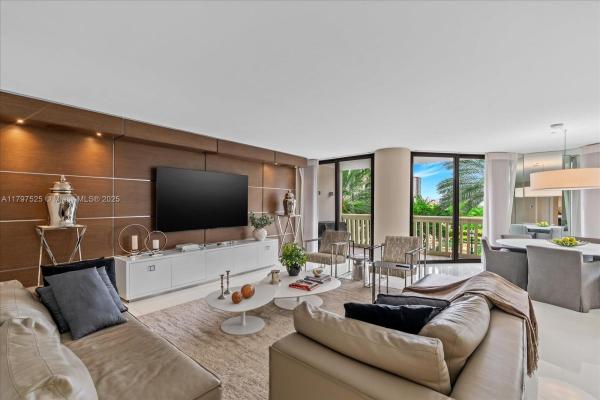 2000 ISL BLVD WILLIAMS IS