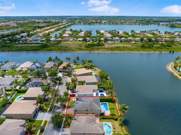 HEFTLER HOMES AT PEMBROKE