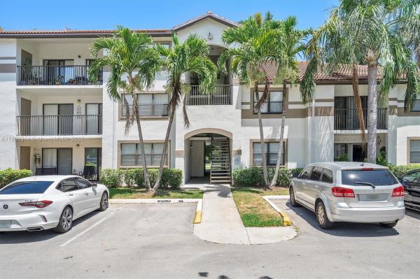 HOLLYWOOD PARC CONDOMINIU