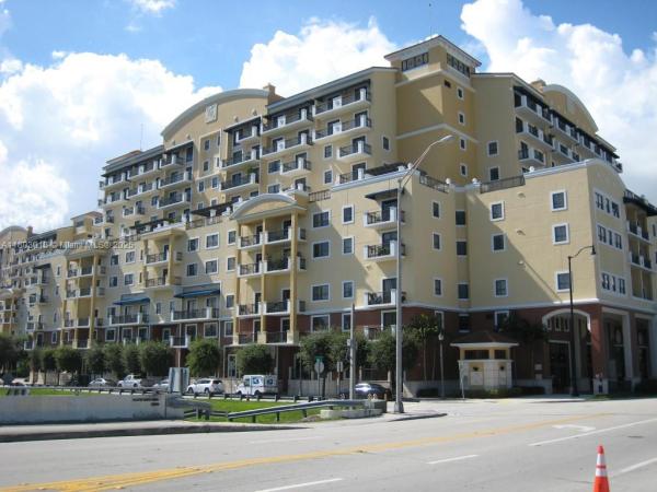 COLONNADE AT DADELAND SE