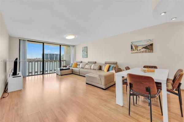 17900 N BAY RD #603, SUNNY ISLES BEACH, FL 33160