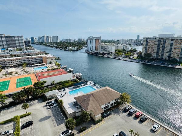 PLAZA TOWERS NORTH CONDO