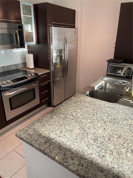 THE PLAZA 901 BRICKELL CO