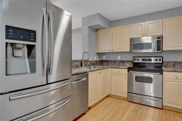 SHERIDAN BEACH CLUB CONDO