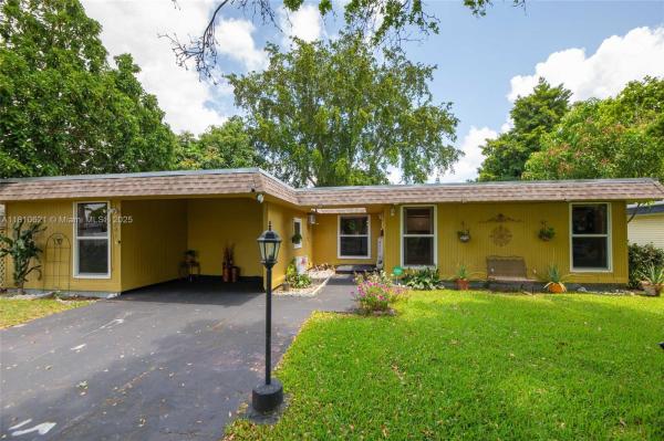MAINLANDS OF TAMARAC LAKE
