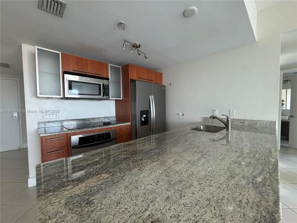 LATITUDE ON THE RIVER CON