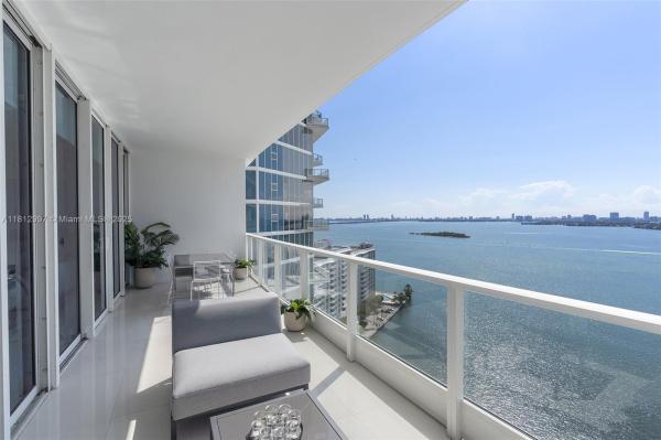 PARAMOUNT BAY CONDO