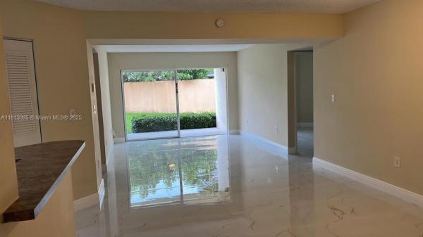 MEDITERRANEAN VILLAS COND