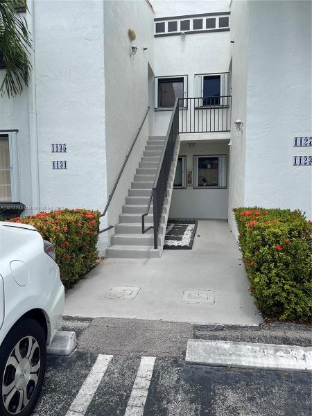 VILLA REAL NO 1 CONDO