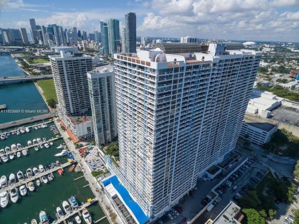 VENETIA CONDO