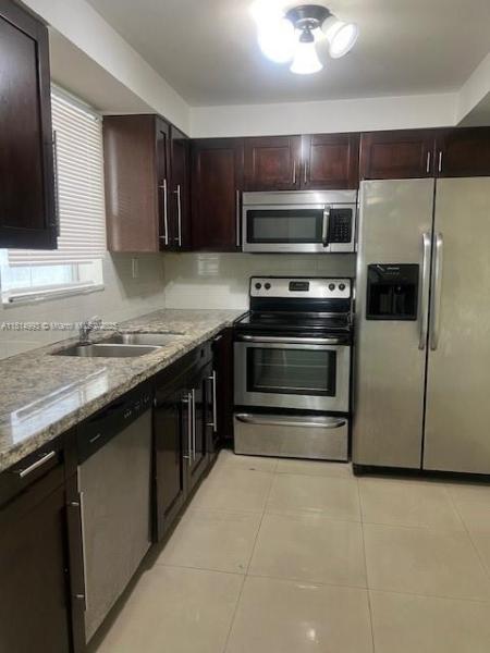 THE BEACH CLUB FONTAINEBL