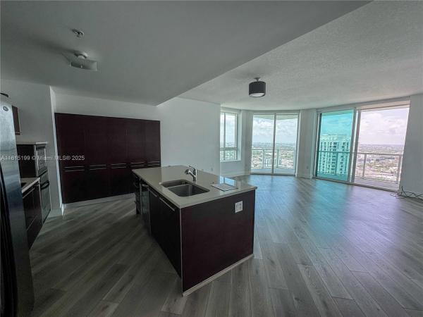 QUANTUM ON THE BAY CONDO