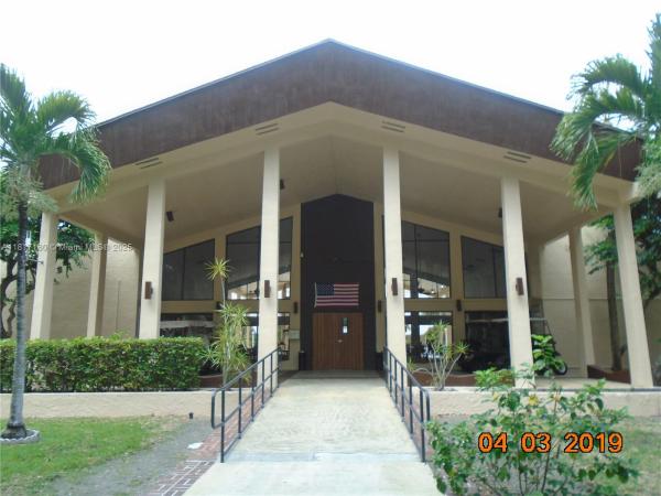 PROMENADE AT KENDALE LAKE