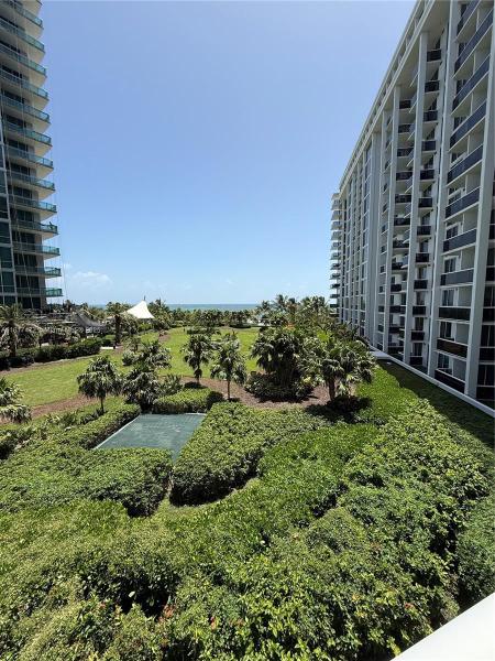 10275 COLLINS AVE #434, BAL HARBOUR, FL 33154