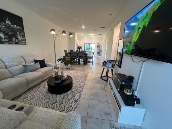 APEX AT PARK CENTRAL COND