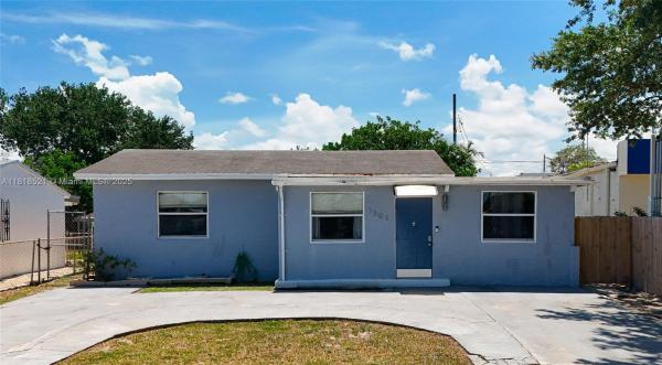 BREEZYWAY MANOR SECOND AD