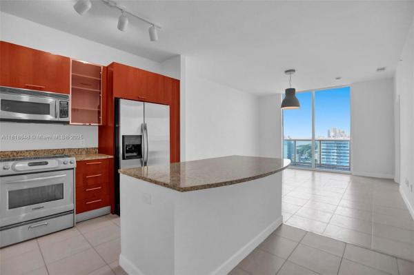 1945 S OCEAN DR #2302, HALLANDALE BEACH, FL 33009