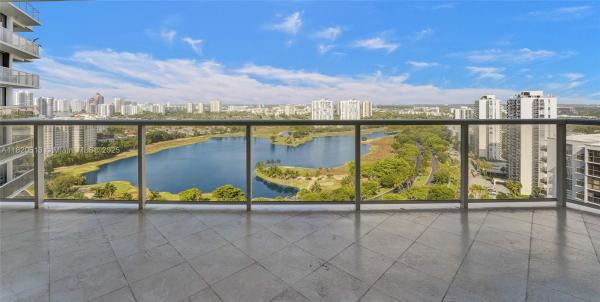 20281 E COUNTRY CLUB DR #2303, AVENTURA, FL 33180