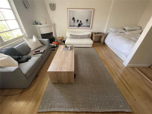 ESPANOLA COURT CONDO