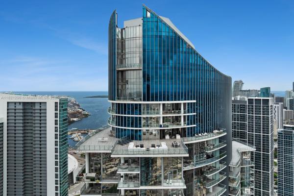 851 NE 1ST AVE #5202, MIAMI, FL 33132