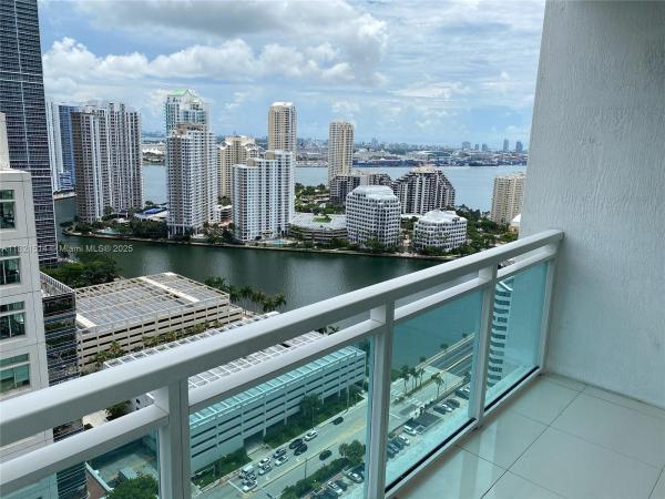 950 BRICKELL BAY DR #3302, MIAMI, FL 33131