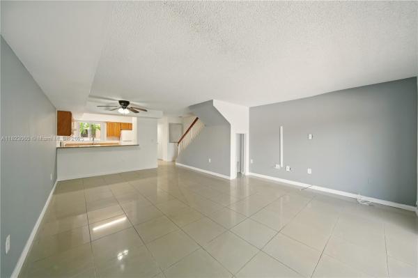 THE SEASONS VILLAS & THMS