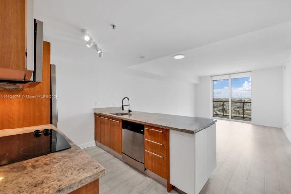 LATITUDE ON THE RIVER CON