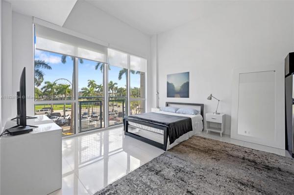 253 NE 2ND ST #232, MIAMI, FL 33132