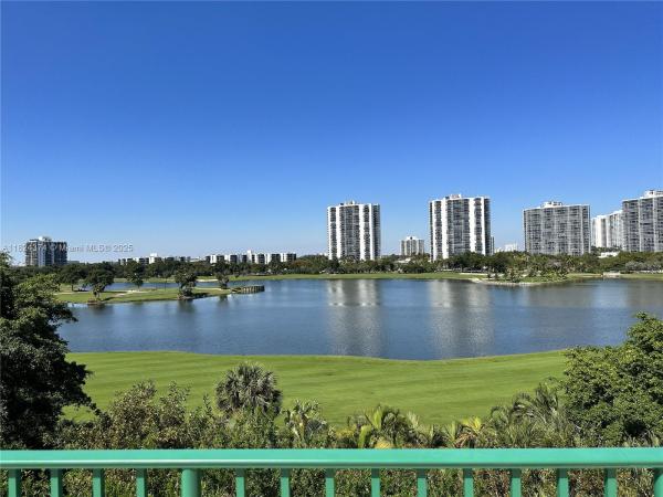 19900 E COUNTRY CLUB DR #1218, AVENTURA, FL 33180