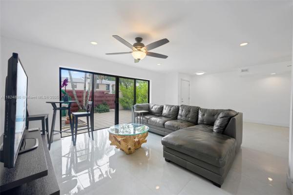 FAMILY TOWNHOUSES OF THE