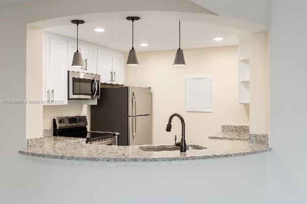 VILLAS DE TUSCANY CONDO B