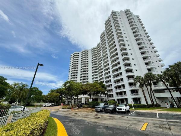 3300 NE 192ND ST #512, AVENTURA, FL 33180