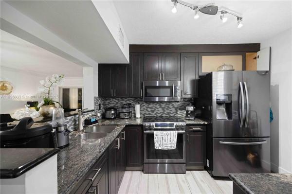 VILLA REAL CONDO NO 4