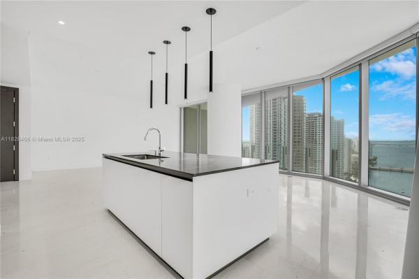 300 BISCAYNE BOULEVARD WAY #2107, MIAMI, FL 33131