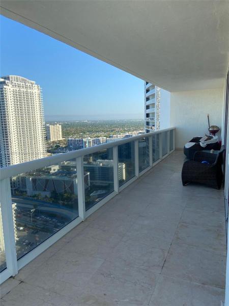 1830 S OCEAN DR #3306, HALLANDALE BEACH, FL 33009